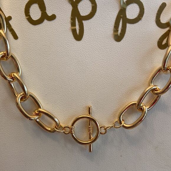 A new day NWT necklace gold color - Picture 2 of 4